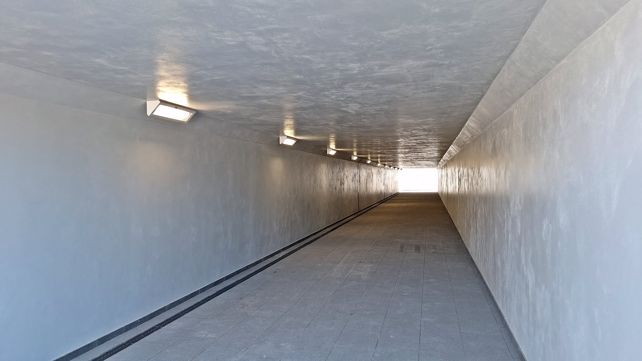 Przejście na drugą stronę torów przy ul. Anieli Krzywoń