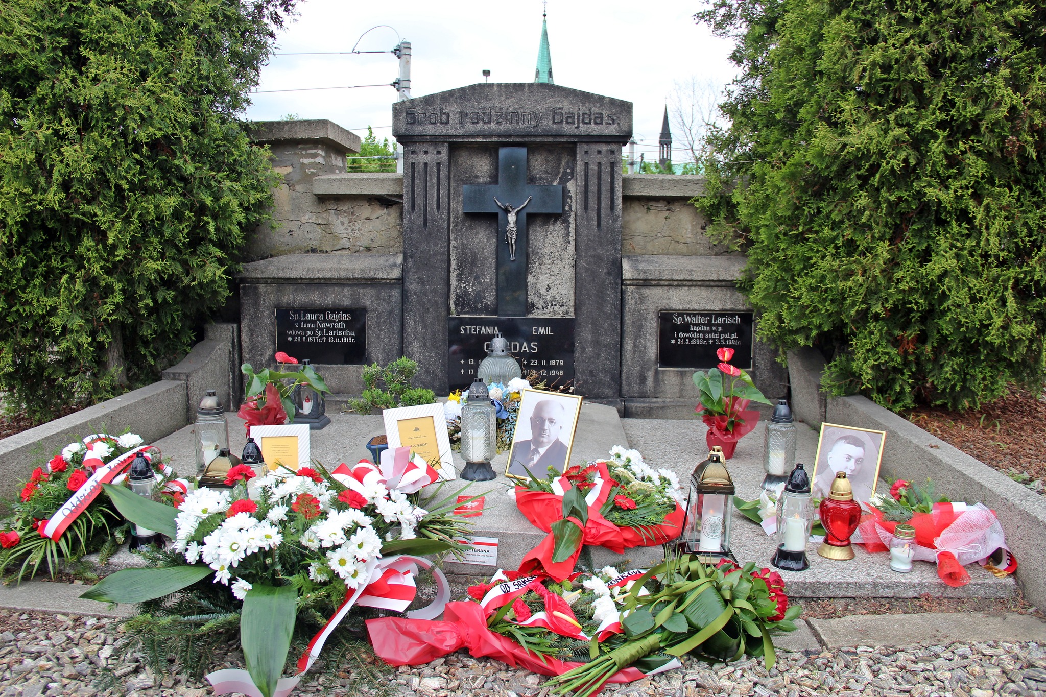 grób powstańców śląskich